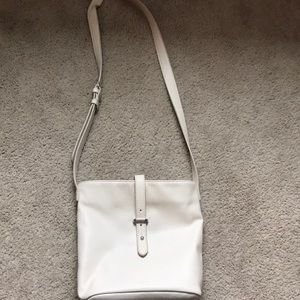 Forever 21 Bags - Off white purse Forever 21 Bags - Off white purse